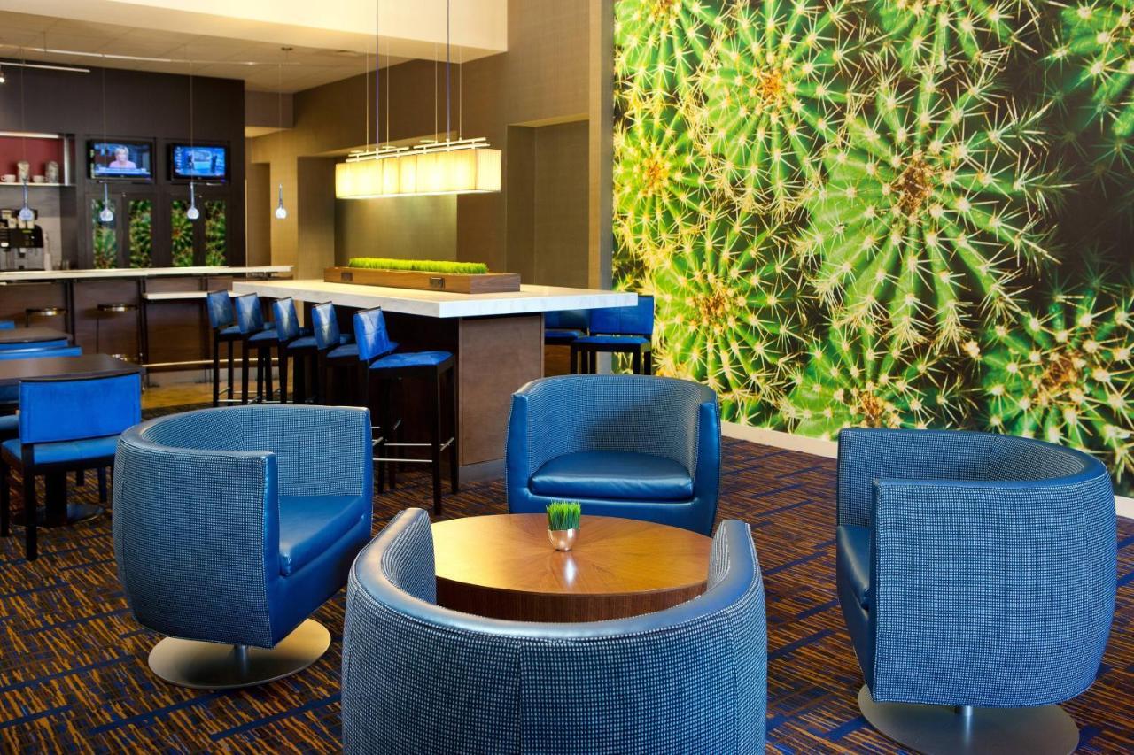 Hotel Courtyard Downtown Convention Center 3*